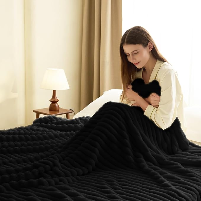 HIMEET Black Ribbed King Size Blanket - Image 7