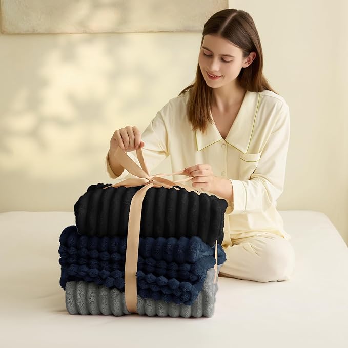 HIMEET Grey Ribbed King Size Blanket - Image 4