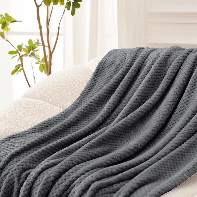 Exclusivo Mezcla Fleece Bed Blanket King Size, Super Soft and Warm Blankets - Image 5