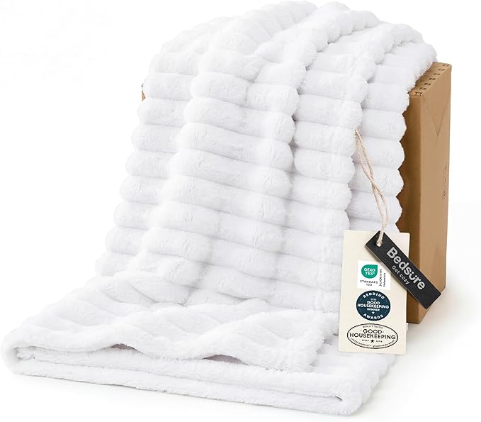 Bedsure GentleSoft White Twin XL Blanket by BEDSURE