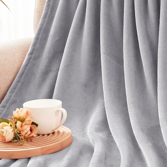 Exclusivo Mezcla Fleece Light Grey Throw Blanket - Image 7