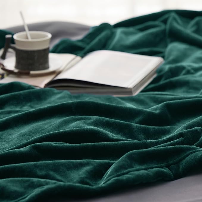 Bedsure GentleSoft Fleece Bed Blankets Large Size Forest Green - Image 5
