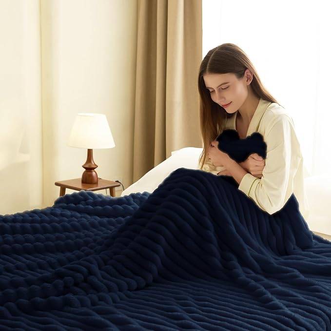 HIMEET Navy Blue Ribbed King Size Blanket - Image 7