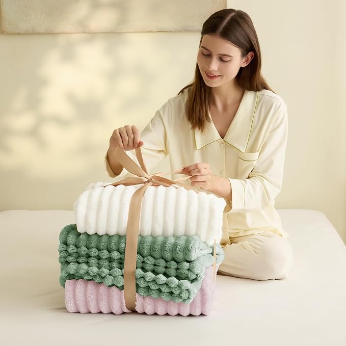 HIMEET Off White Ribbed Queen Size Blanket - Image 6