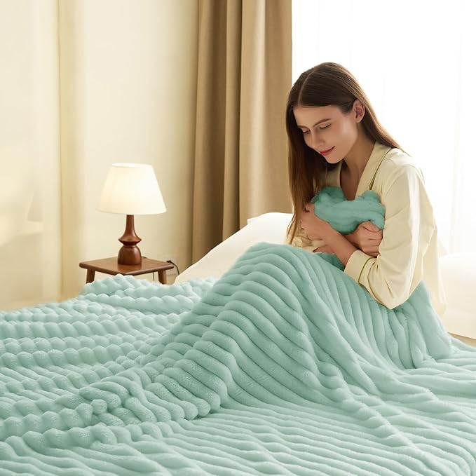 HIMEET Sage Green Ribbed Queen Size Blanket - Image 7