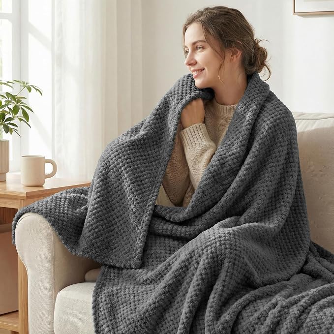 Exclusivo Mezcla Fleece Bed Blanket Queen Size, Super Soft and Warm Blankets - Image 2