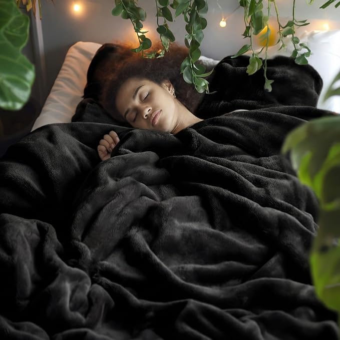 Bedsure GentleSoft Fleece Bed Blankets Full Size Black - Image 2