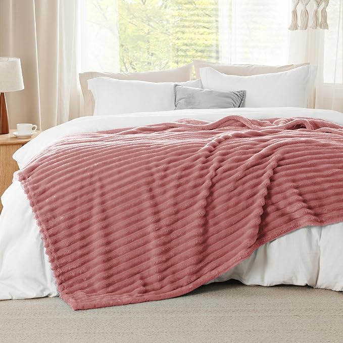 Bedsure GentleSoft Dusty Pink Fleece King Blanket - Image 2