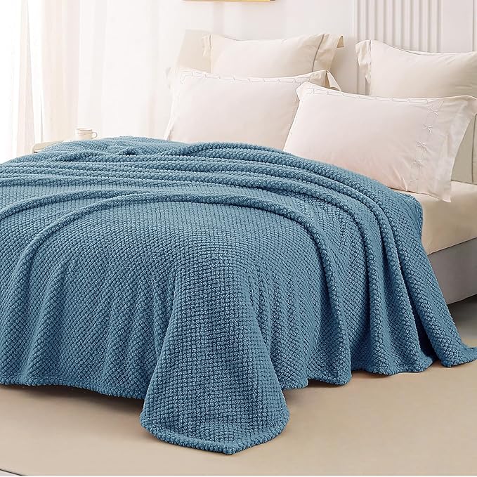 Whale Flotilla King Size Fuzzy Fleece Blanket, Fluffy Warm Soft Jacquard Bed - Image 4