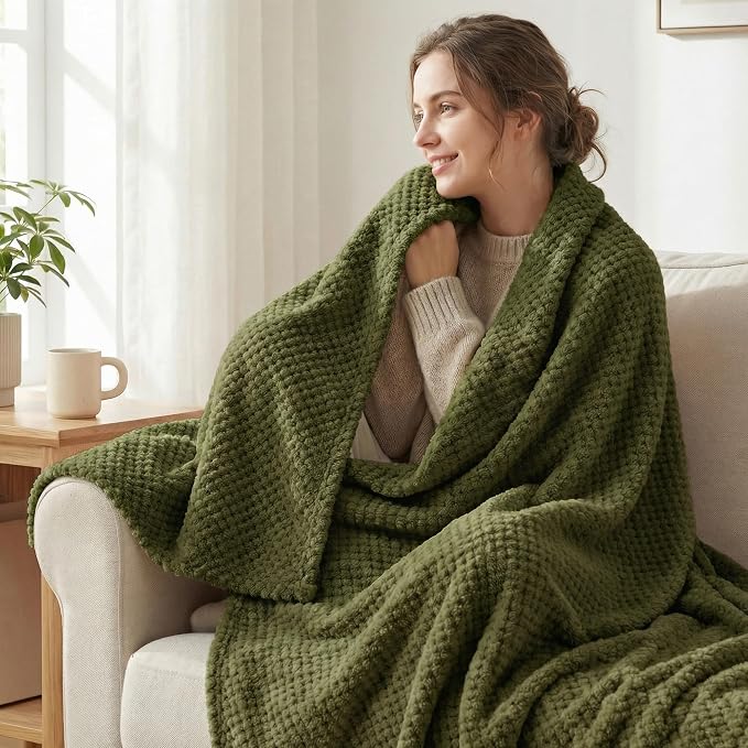 Exclusivo Mezcla Fleece Bed Blanket Queen Size, Super Soft and Warm Blankets - Image 2