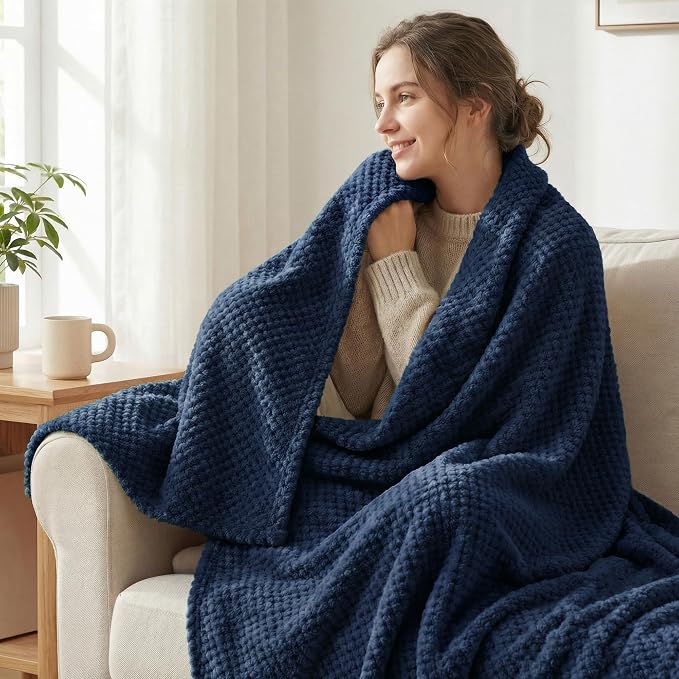 Exclusivo Mezcla Fleece Bed Blanket Twin Size, Super Soft and Warm Blankets - Image 2