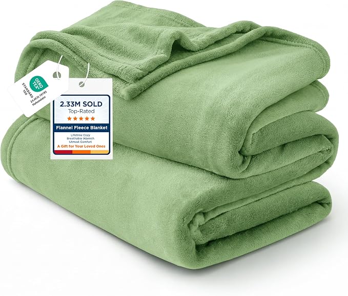 Bedsure GentleSoft Fleece Blanket Twin Size Green by BEDSURE