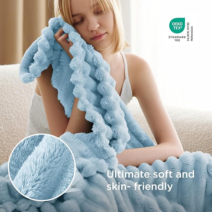 Bedsure GentleSoft Blue Fleece Blanket - Image 4