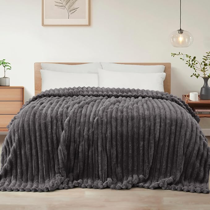 Exclusivo Mezcla Queen Size Flannel Fleece Blanket, Super Soft Striped Jacquard by ExclusivoMezcla