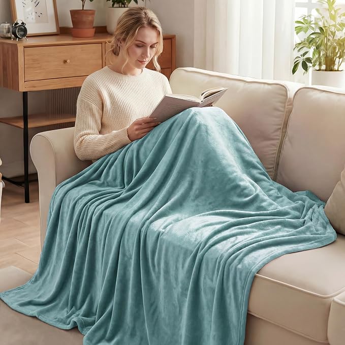 Exclusivo Mezcla Fleece Celadon Throw Blanket - Image 2