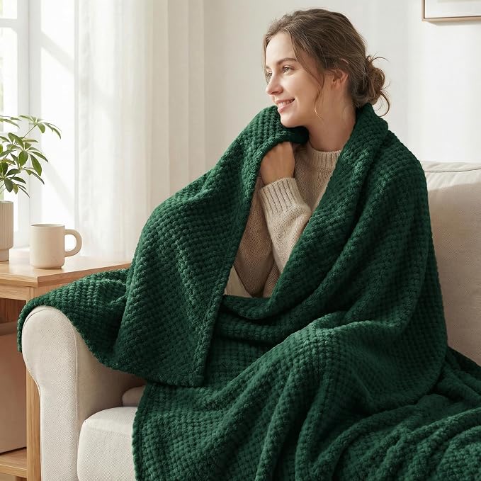 Exclusivo Mezcla Fleece Bed Blanket Queen Size, Super Soft and Warm Blankets - Image 2