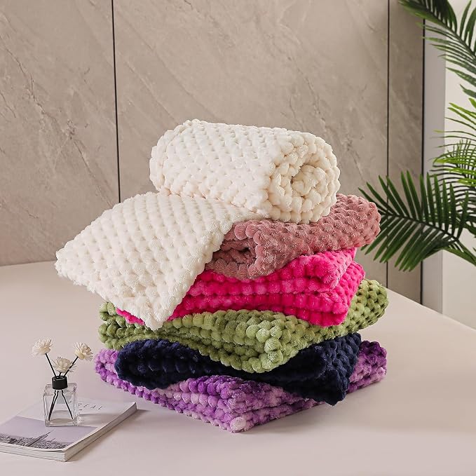 Exclusivo Mezcla Fleece Queen Blanket - Image 8