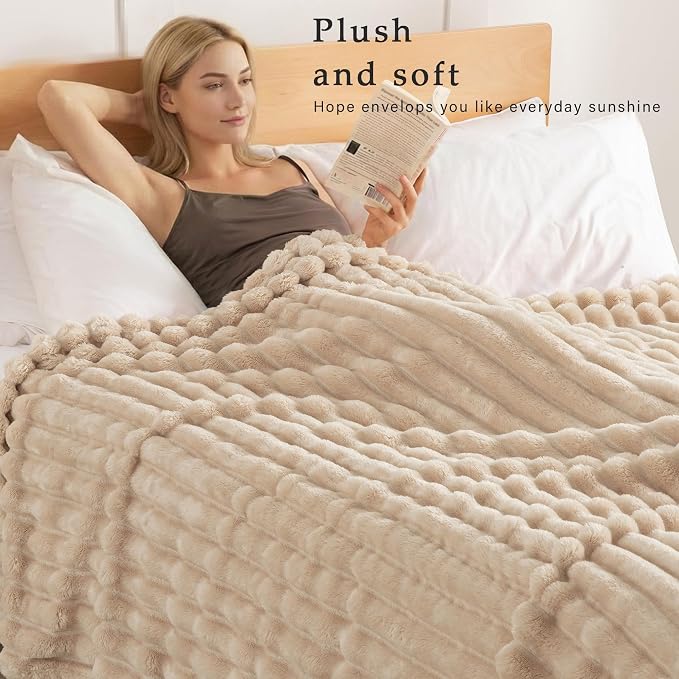Exclusivo Mezcla Queen Size Flannel Fleece Blanket, Super Soft Striped Jacquard - Image 2