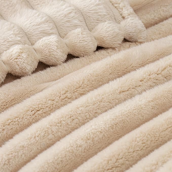 Exclusivo Mezcla Queen Size Flannel Fleece Blanket, Super Soft Striped Jacquard - Image 4