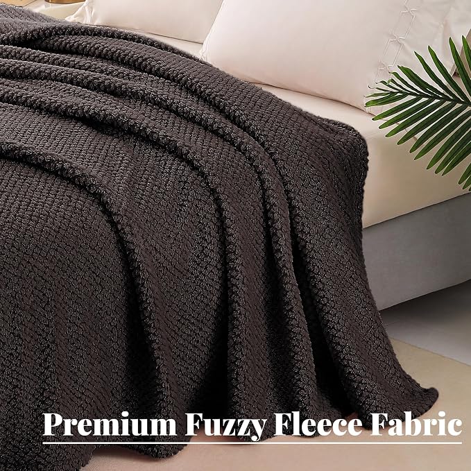 Whale Flotilla King Size Fuzzy Fleece Blanket, Fluffy Warm Soft Jacquard Bed - Image 4