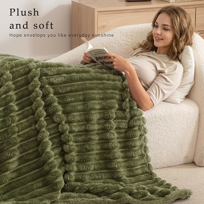 Exclusivo Mezcla Twin Size Flannel Fleece Blanket, Super Soft Striped Jacquard - Image 2