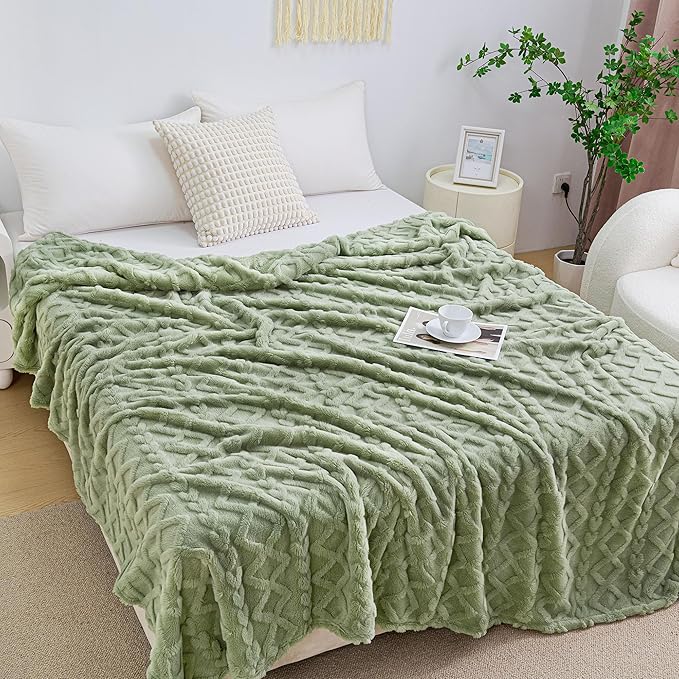 Aganear Flannel Throw Blanket - Image 7