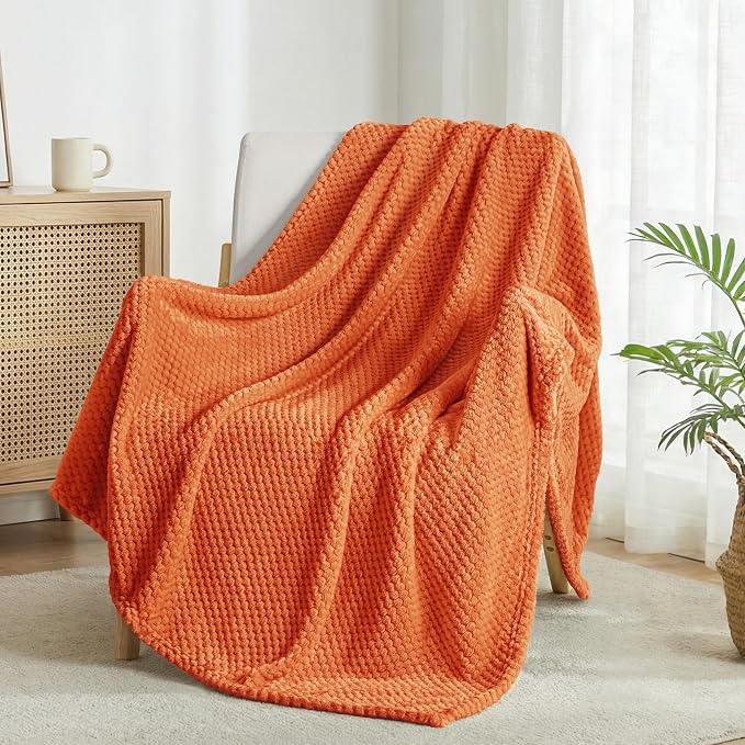 Exclusivo Mezcla Fleece Bed Blanket Twin Size, Super Soft and Warm Blankets - Image 4
