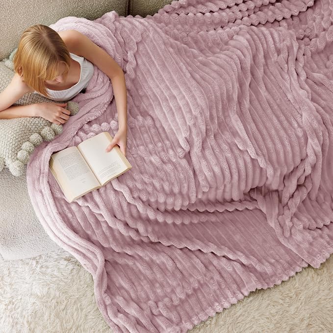 Bedsure GentleSoft Pink Full Blanket - Image 4