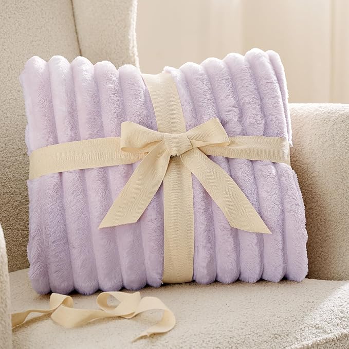 Bedsure GentleSoft Lavender Fog Fleece Blanket - Image 9