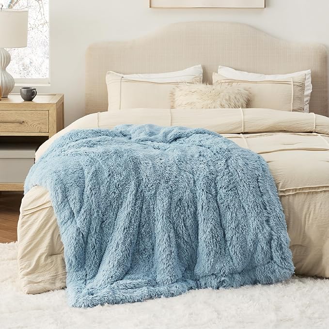 Bedsure GentleSoft Fuzzy Sherpa Faux Fur Blue Twin Blanket Cozy Gifts - Image 6