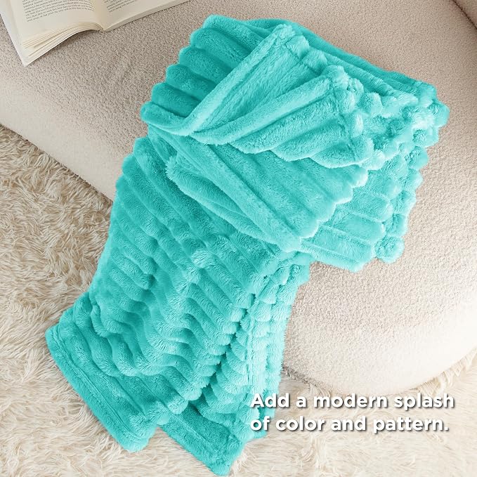 Bedsure GentleSoft Blue Throw Blanket - Image 4