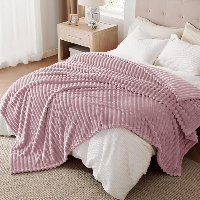 Bedsure GentleSoft Pink Full Blanket - Image 9
