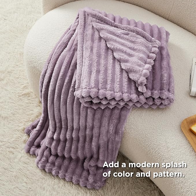 Bedsure GentleSoft Light Purple Fleece Blanket - Image 5