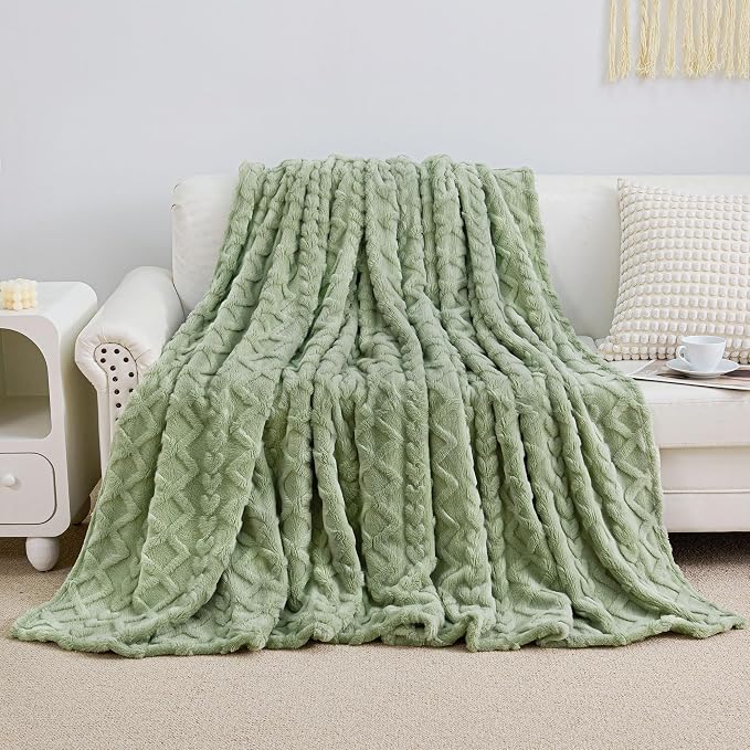 Aganear Flannel Throw Blanket - Image 5