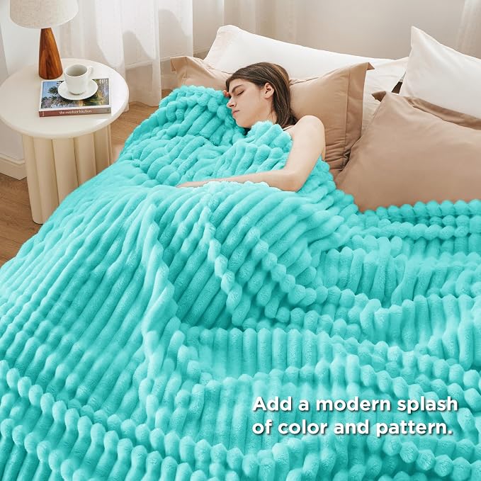 Bedsure GentleSoft Blue King Size Blanket - Image 4