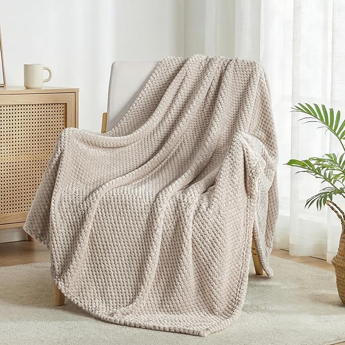 Exclusivo Mezcla Fleece Bed Blanket Twin Size, Super Soft and Warm Blankets - Image 5