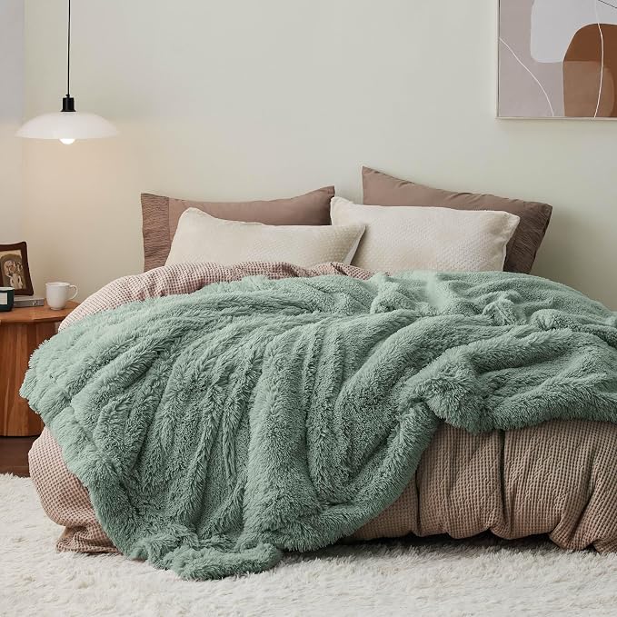 Bedsure GentleSoft Fluffy Sage Green King Size Blanket by BEDSURE