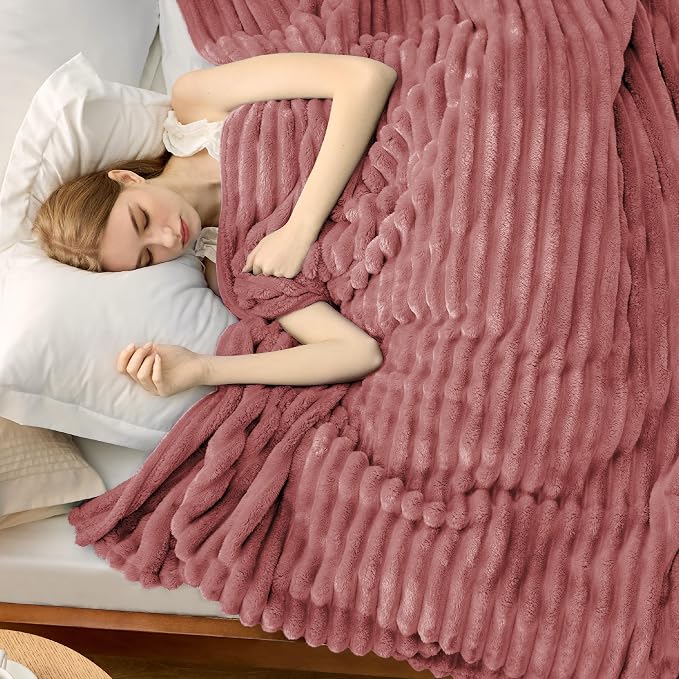 Bedsure GentleSoft Dusty Pink Fleece Queen Blanket - Image 3