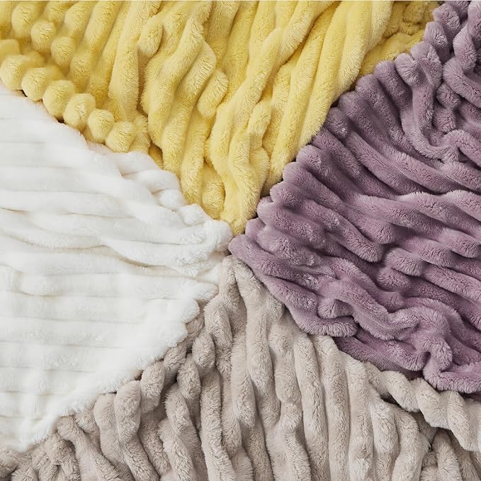 Bedsure GentleSoft Light Purple Fleece Blanket - Image 7
