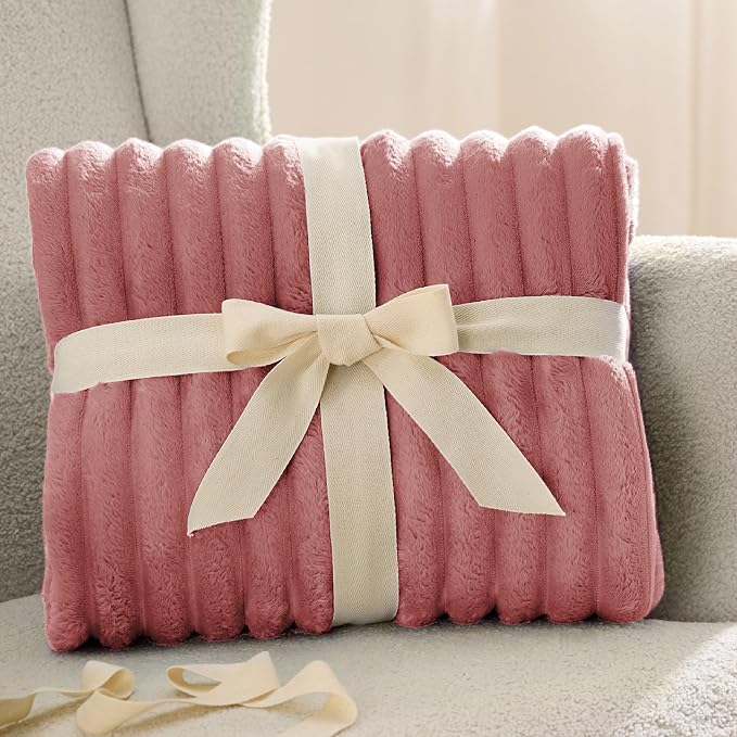 Bedsure GentleSoft Dusty Pink Fleece Blanket - Image 7